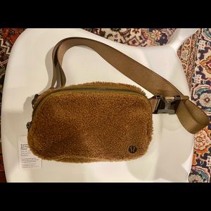 NWT Lululemon Everywhere Fleece Belt Bag